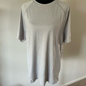 Women’s Short Sleeve Crew Tee in Light Gray